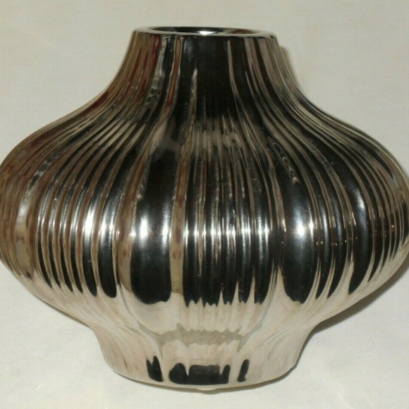 Rotund Shaped Gunmetal Silver Color Vase